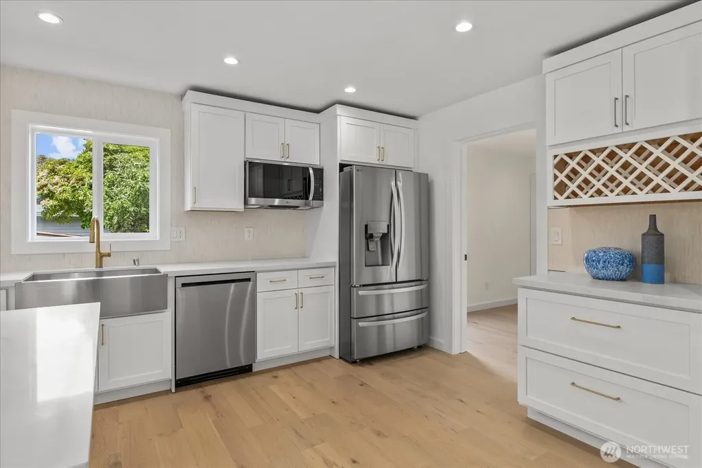 228 SW 183rd Street Normandy Park WA 98166