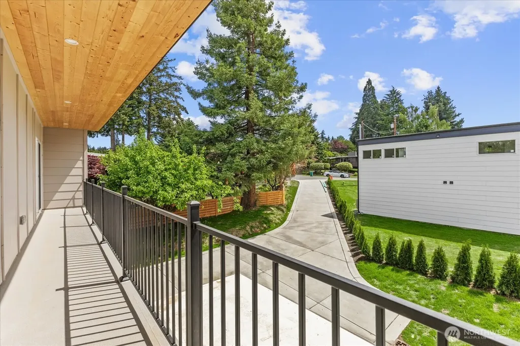 228 SW 183rd Street Normandy Park WA 98166