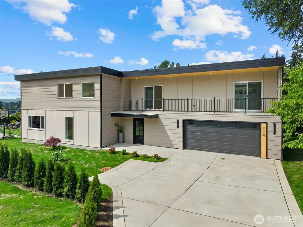 228 SW 183rd Street Normandy Park WA 98166