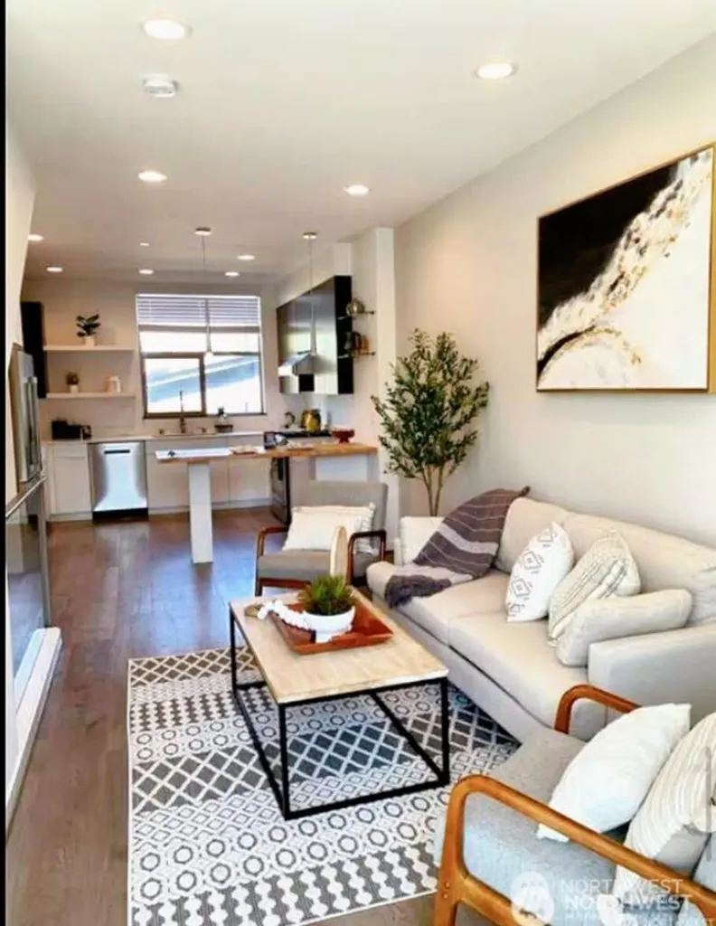 604 77th Street Seattle WA 98117
