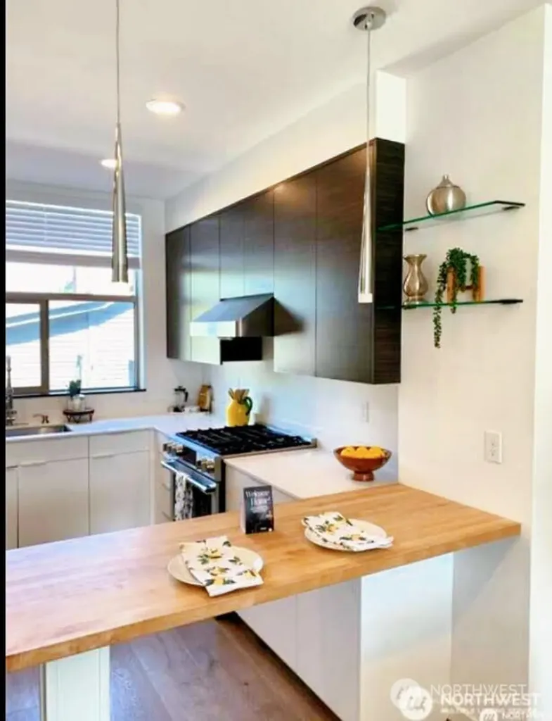 604 77th Street Seattle WA 98117