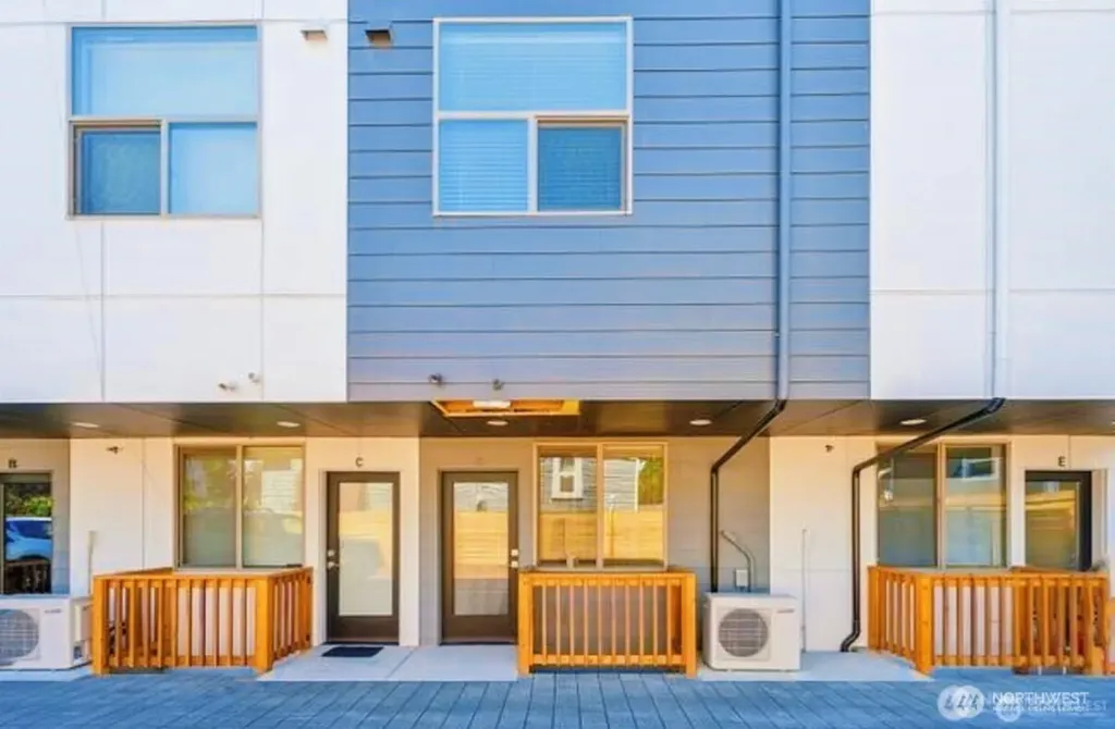 604 77th Street Seattle WA 98117