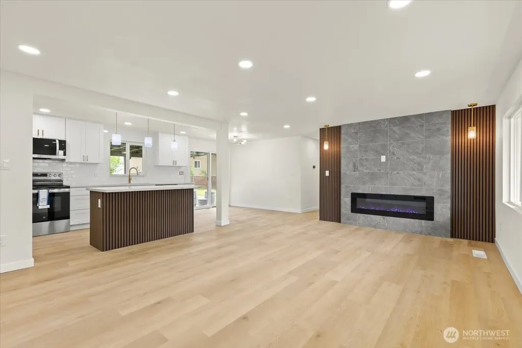 308 E 84 Street Tacoma WA 98445