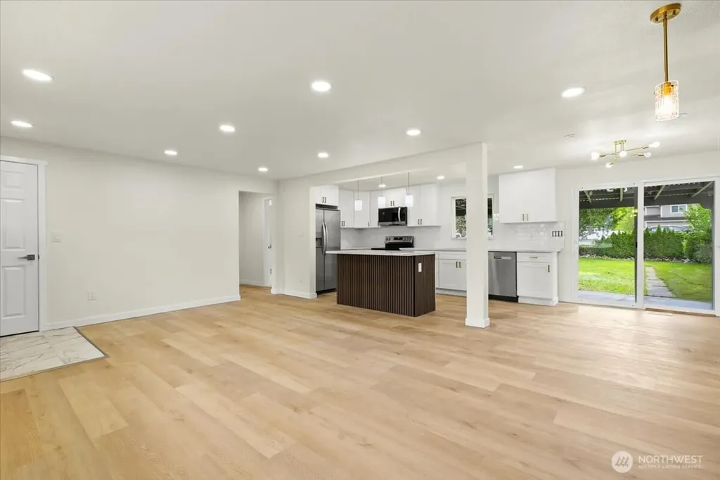 308 E 84 Street Tacoma WA 98445