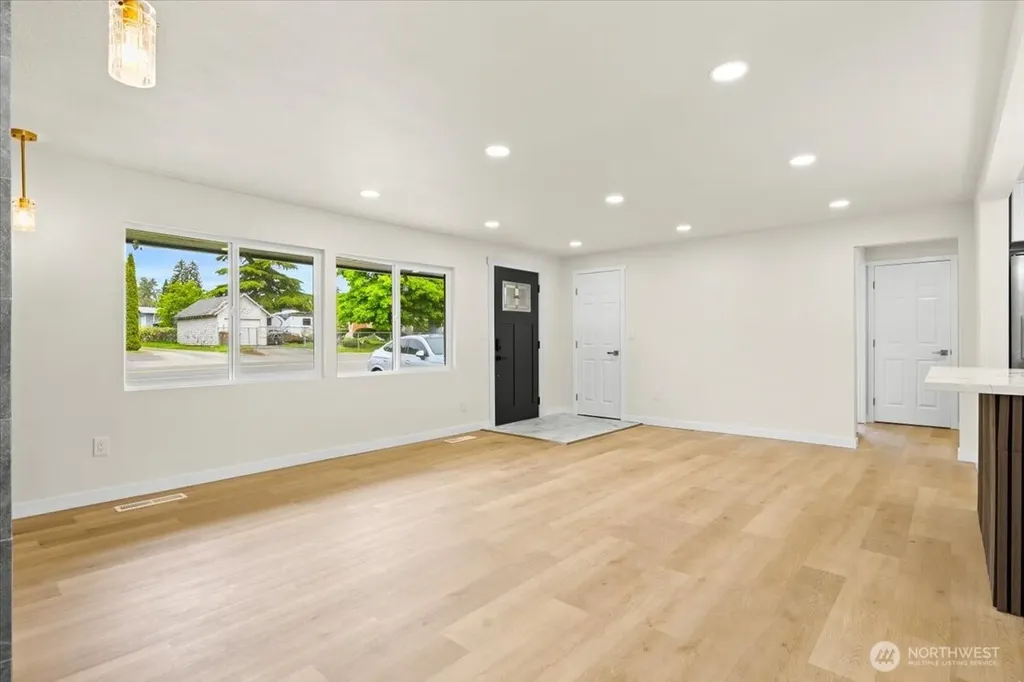 308 E 84 Street Tacoma WA 98445