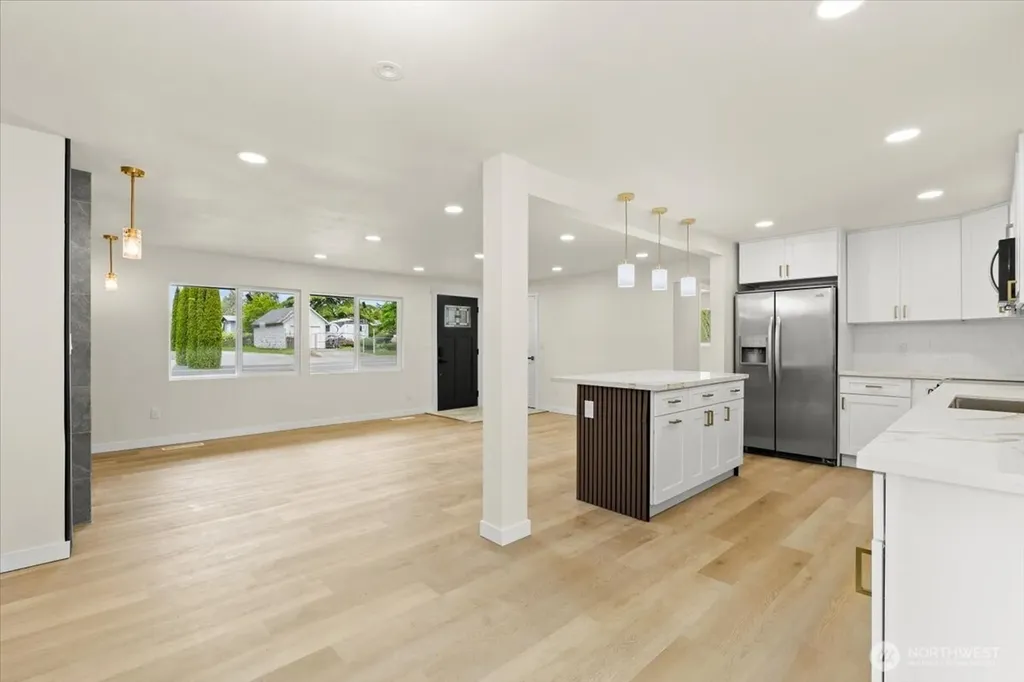 308 E 84 Street Tacoma WA 98445