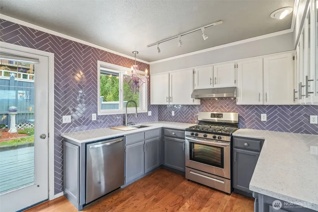 38 SE Washington Avenue Chehalis WA 98532