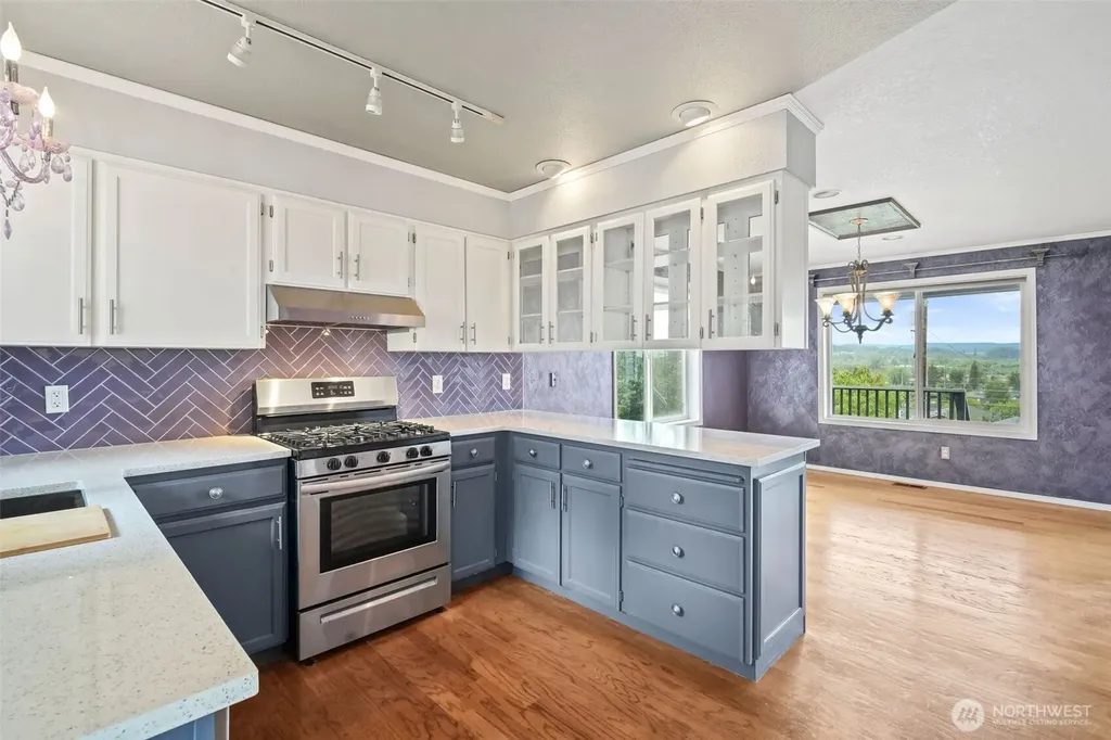 38 SE Washington Avenue Chehalis WA 98532