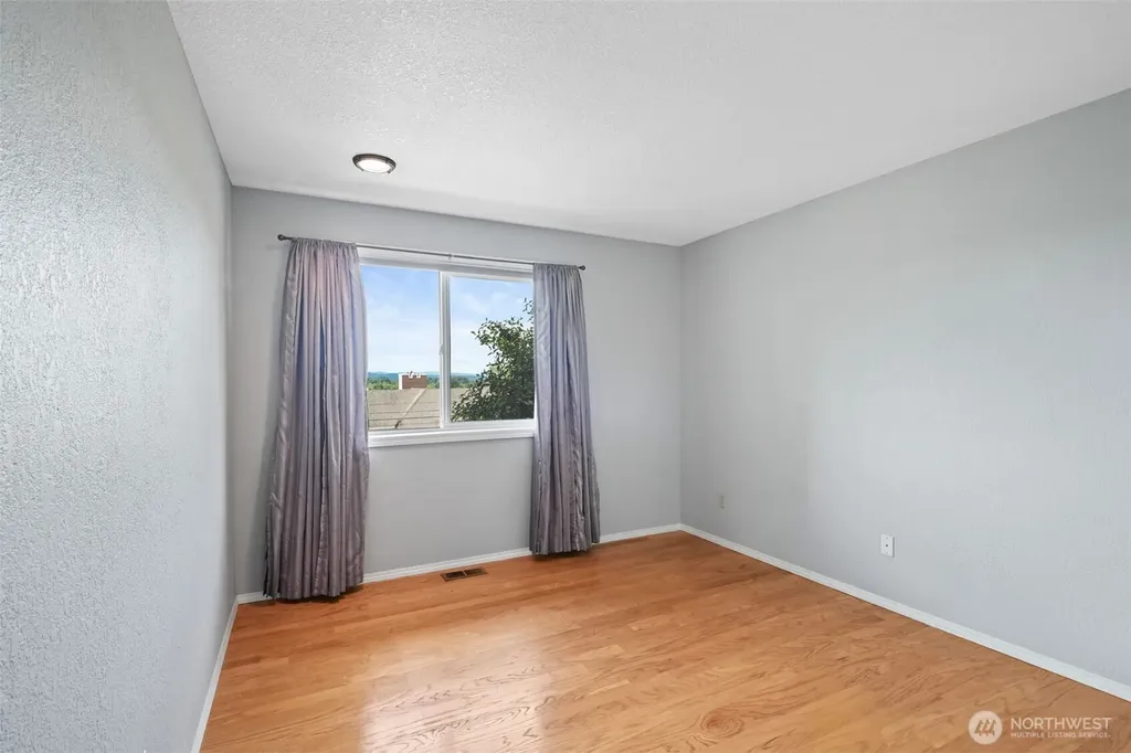 38 SE Washington Avenue Chehalis WA 98532