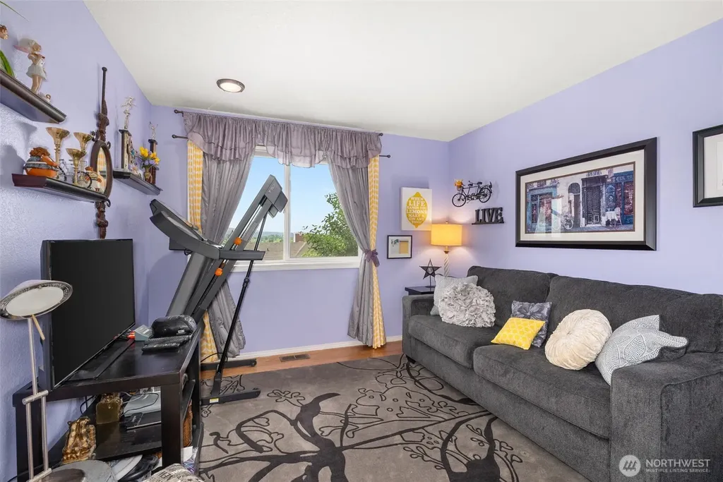 38 SE Washington Avenue Chehalis WA 98532