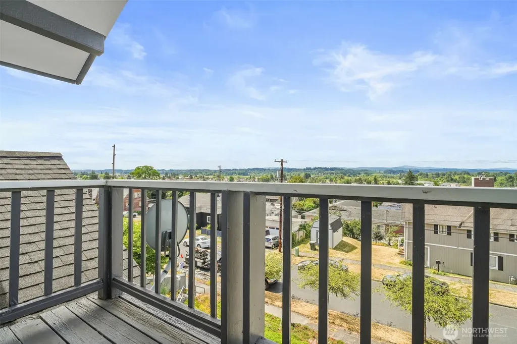 38 SE Washington Avenue Chehalis WA 98532