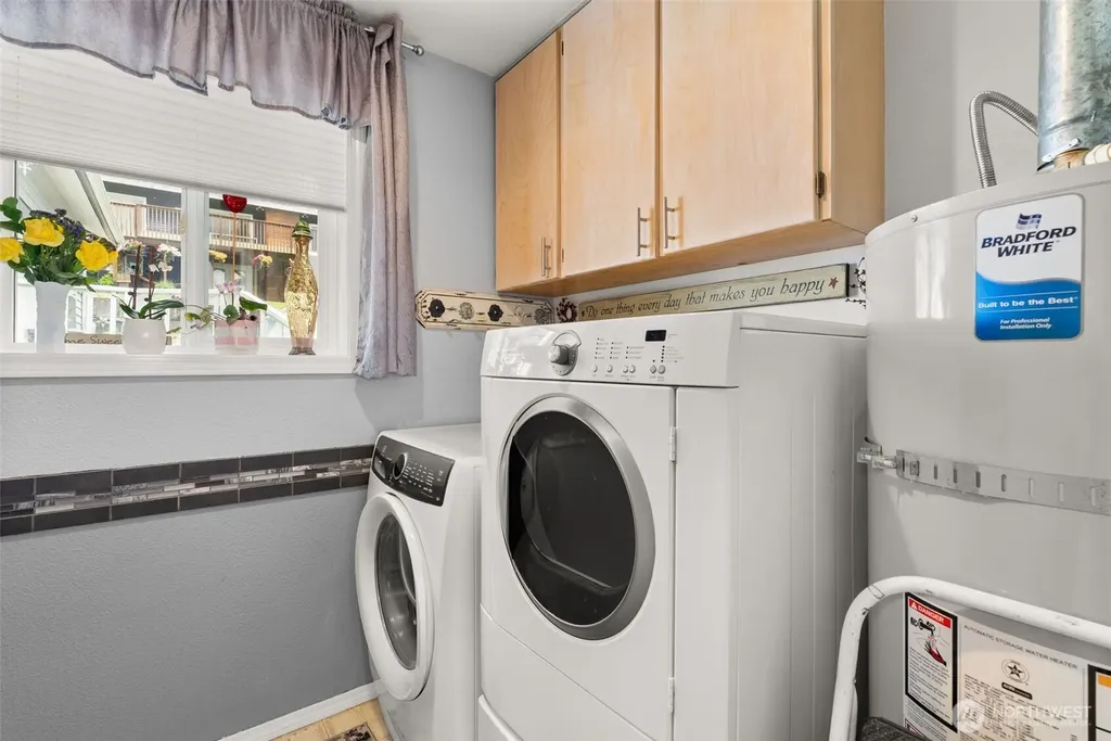 38 SE Washington Avenue Chehalis WA 98532