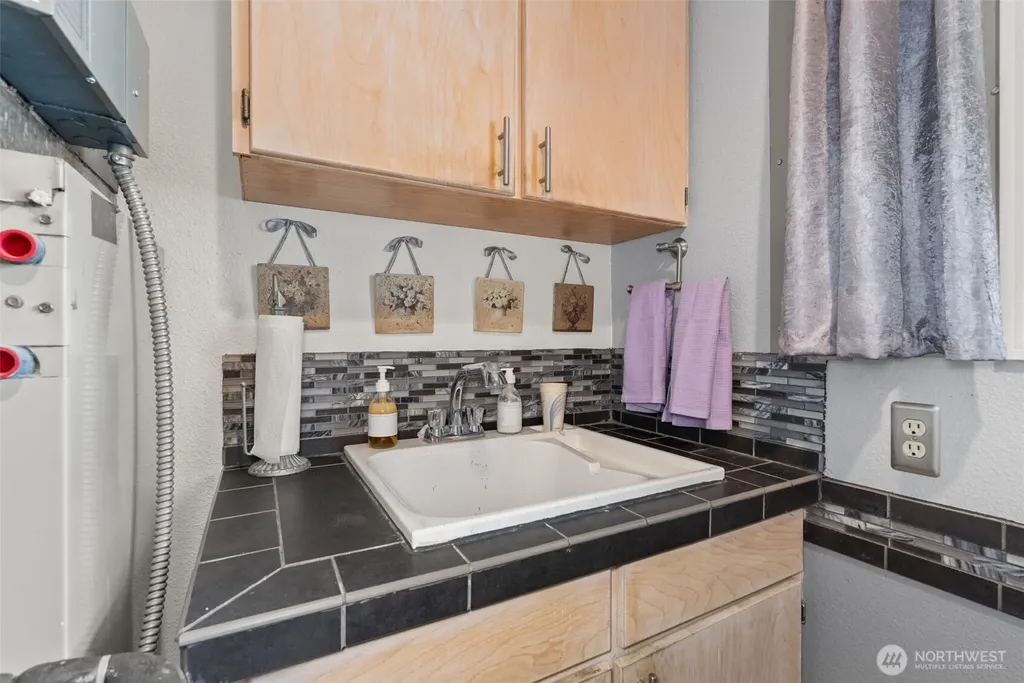 38 SE Washington Avenue Chehalis WA 98532
