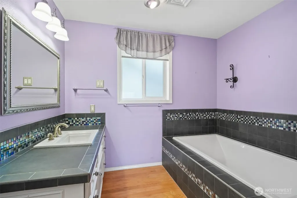 38 SE Washington Avenue Chehalis WA 98532