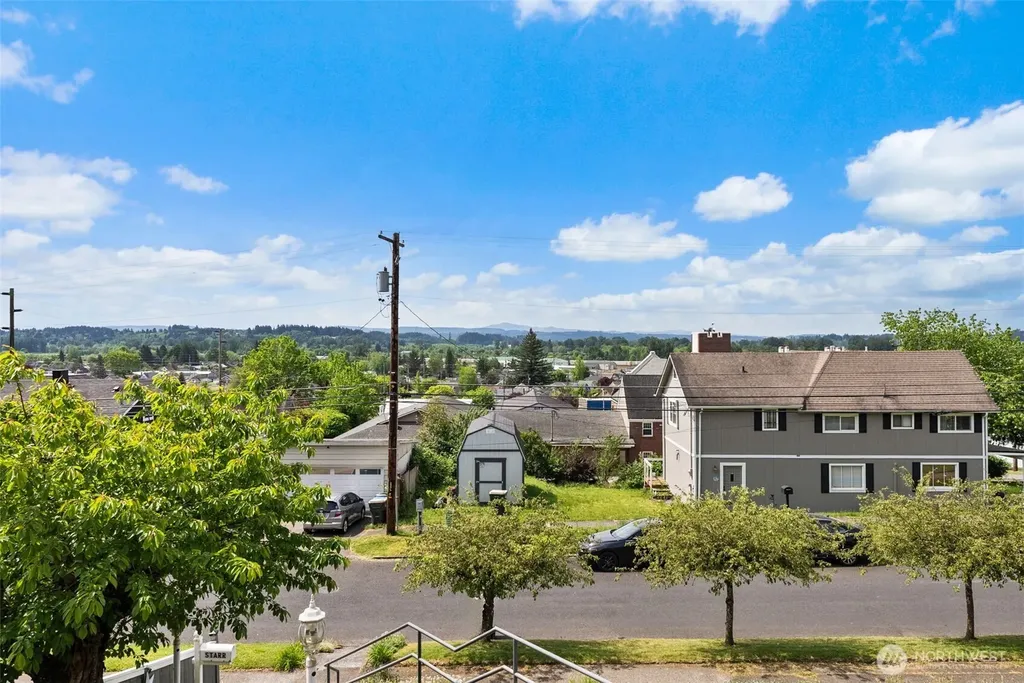38 SE Washington Avenue Chehalis WA 98532