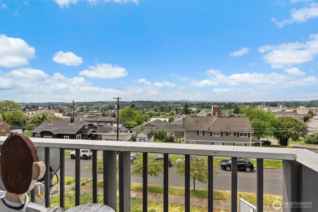 38 SE Washington Avenue Chehalis WA 98532