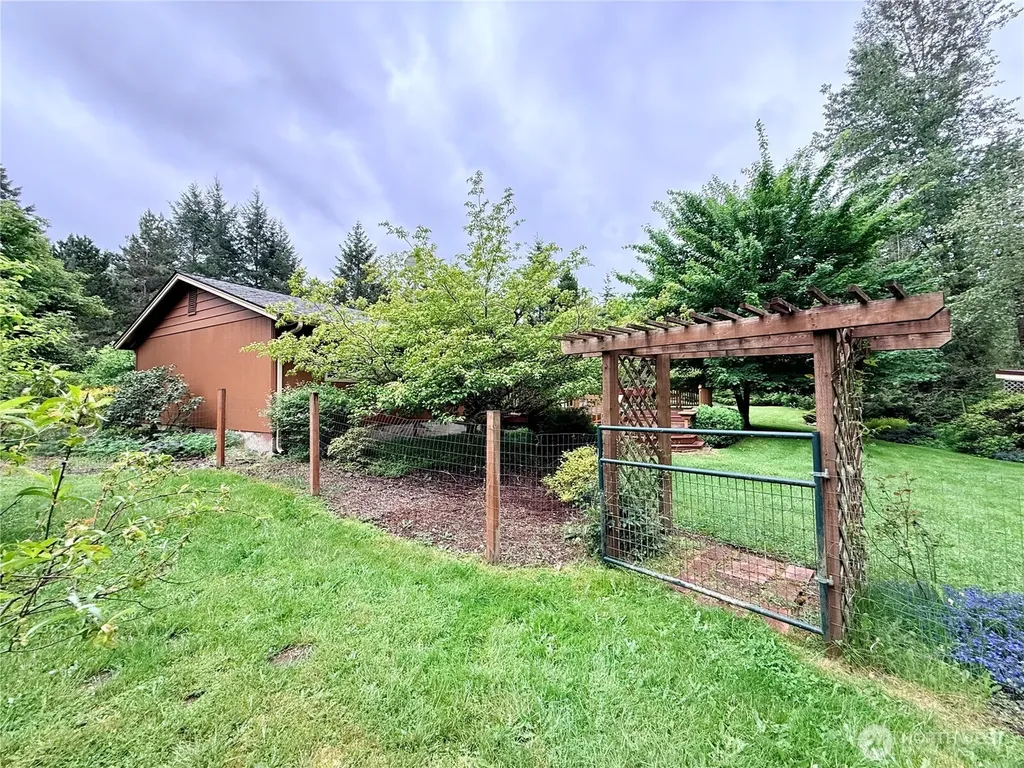 31808 Hinkleman Road S Roy WA 98580