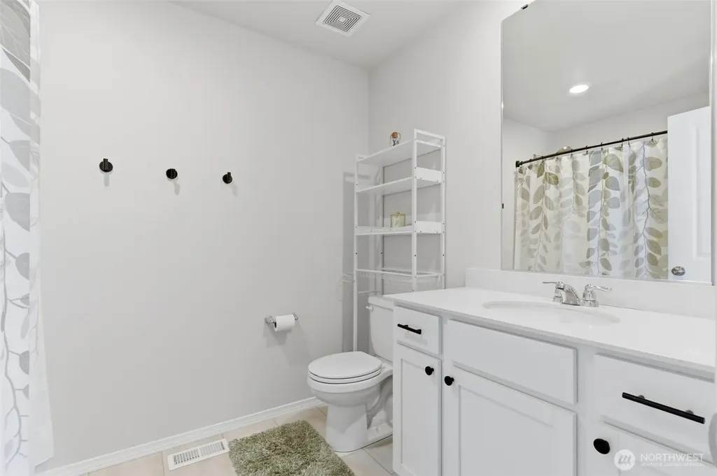 4220 SE Elijah Court Port Orchard WA 98366