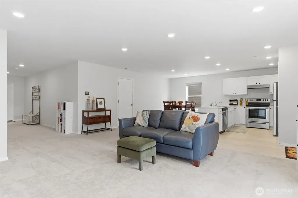 4220 SE Elijah Court Port Orchard WA 98366