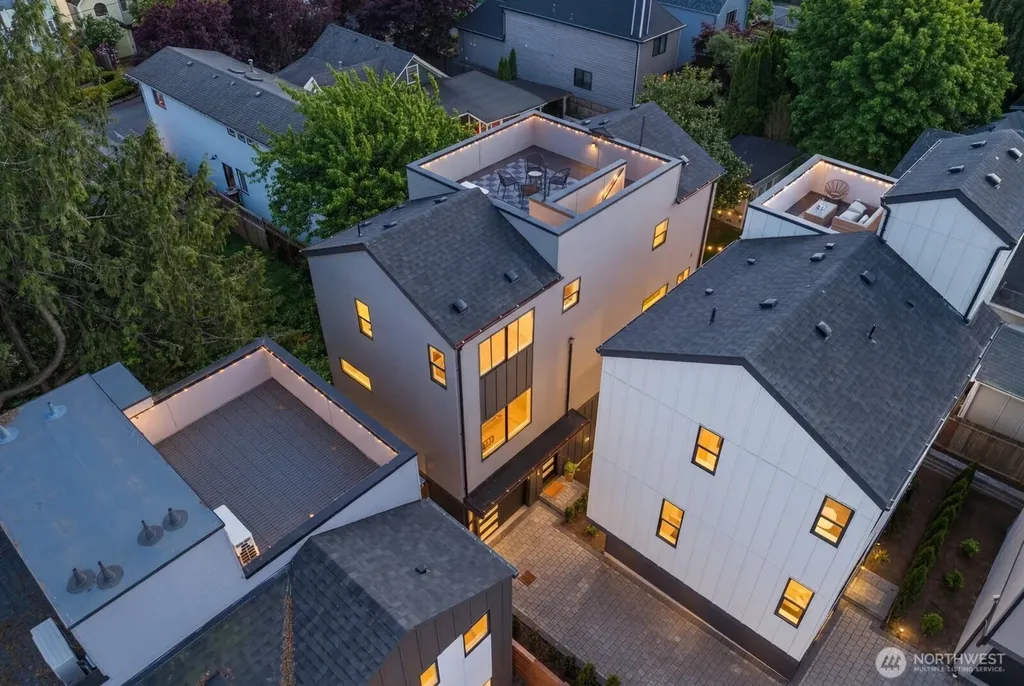 933 N 87th Street Seattle WA 98103