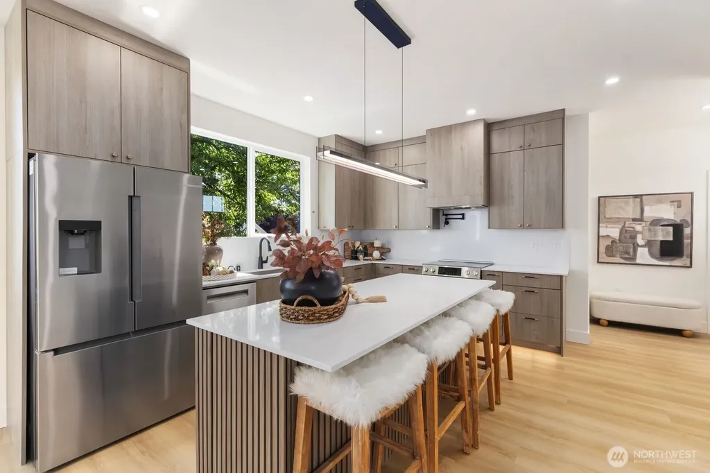 933 N 87th Street Seattle WA 98103
