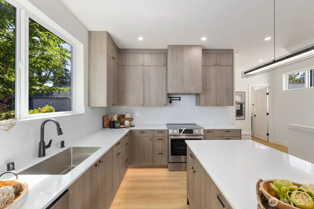 933 N 87th Street Seattle WA 98103