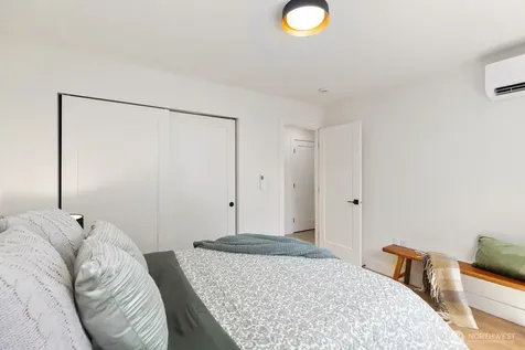 933 N 87th Street Seattle WA 98103