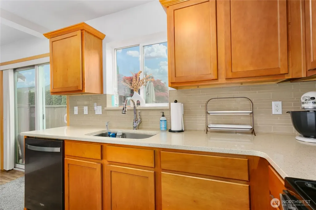 6336 Park Street E Fife WA 98424