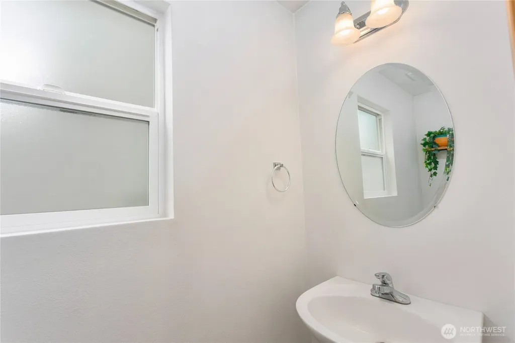 6336 Park Street E Fife WA 98424