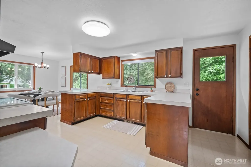 2357 Yew Street Road Bellingham WA 98229