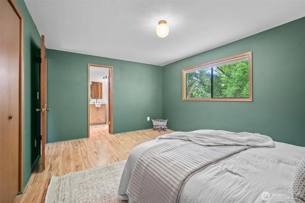 2357 Yew Street Road Bellingham WA 98229