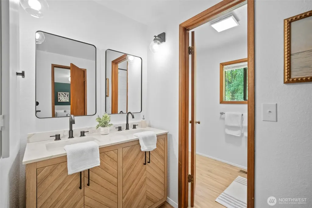 2357 Yew Street Road Bellingham WA 98229