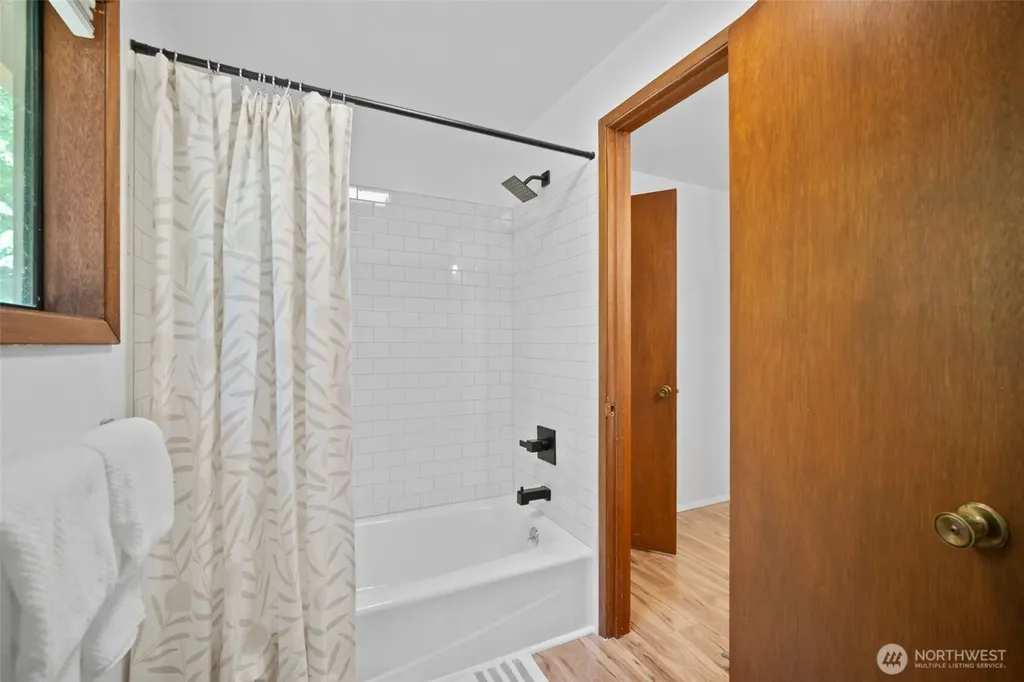 2357 Yew Street Road Bellingham WA 98229