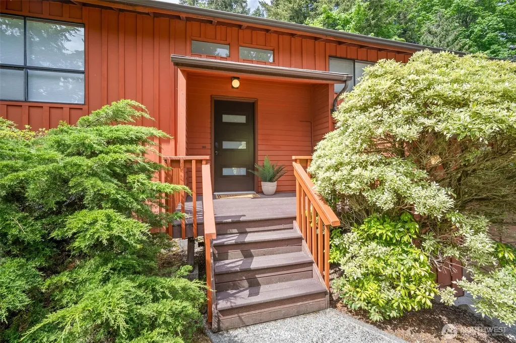 2357 Yew Street Road Bellingham WA 98229