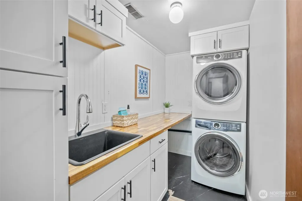 2357 Yew Street Road Bellingham WA 98229