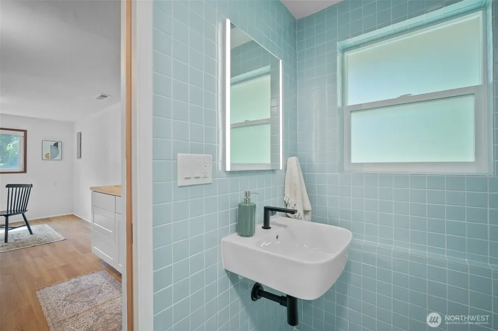 2357 Yew Street Road Bellingham WA 98229