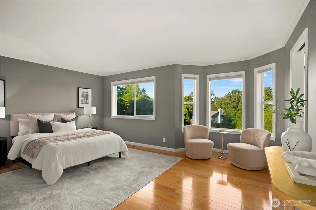 12824 86th Avenue NE Kirkland WA 98034