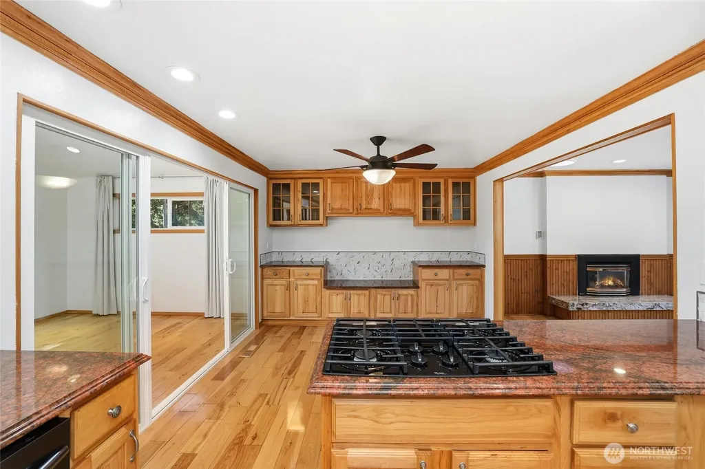 4820 W Tapps Drive E Lake Tapps WA 98391
