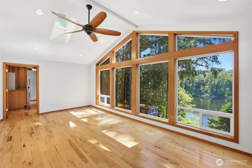 4820 W Tapps Drive E Lake Tapps WA 98391