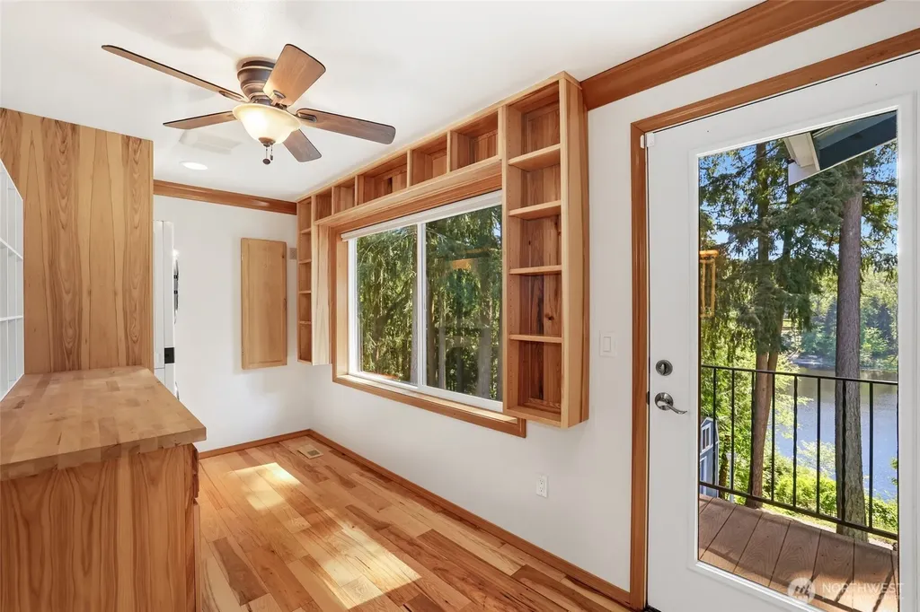 4820 W Tapps Drive E Lake Tapps WA 98391