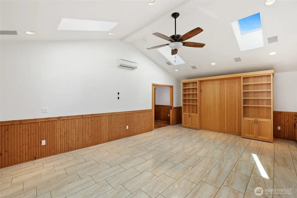 4820 W Tapps Drive E Lake Tapps WA 98391