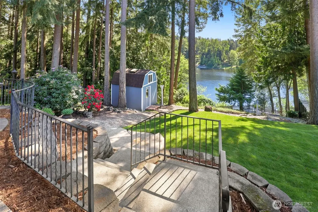 4820 W Tapps Drive E Lake Tapps WA 98391