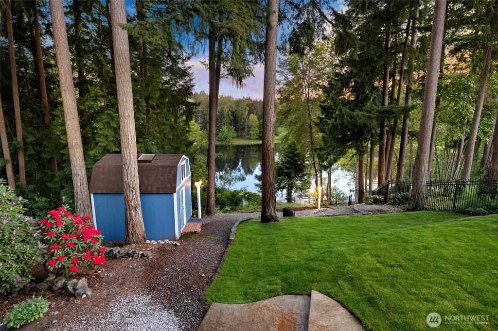 4820 W Tapps Drive E Lake Tapps WA 98391