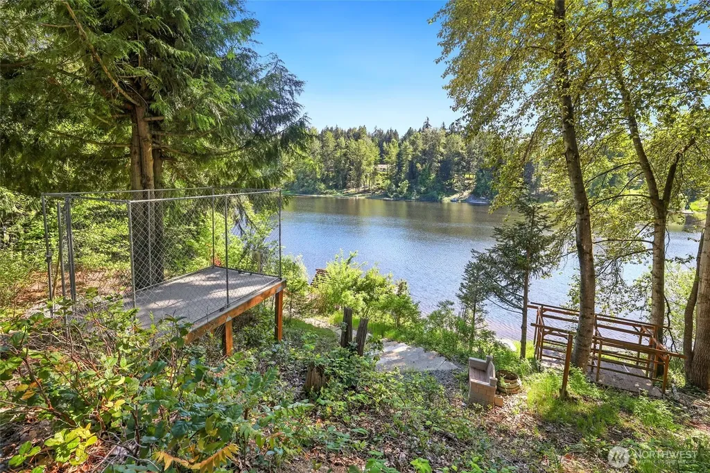 4820 W Tapps Drive E Lake Tapps WA 98391