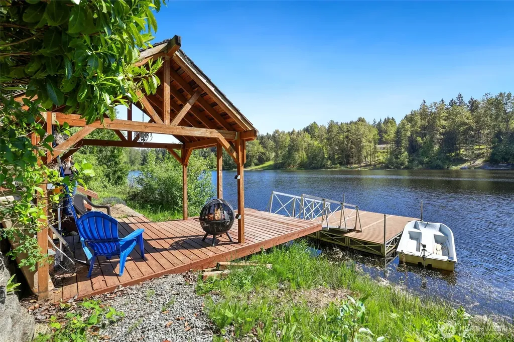 4820 W Tapps Drive E Lake Tapps WA 98391