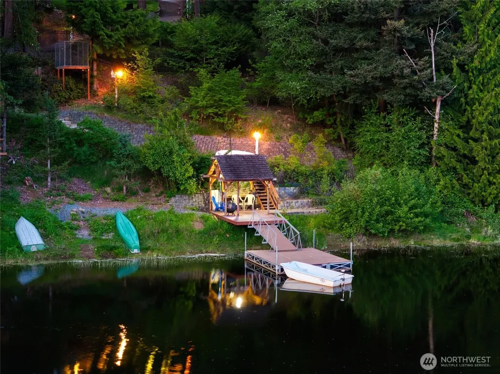 4820 W Tapps Drive E Lake Tapps WA 98391