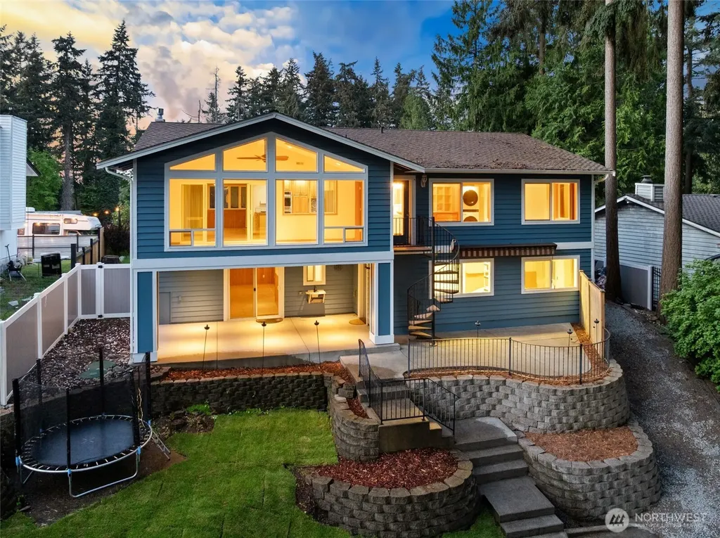 4820 W Tapps Drive E Lake Tapps WA 98391