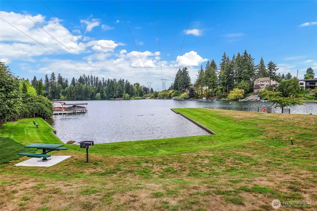 4820 W Tapps Drive E Lake Tapps WA 98391
