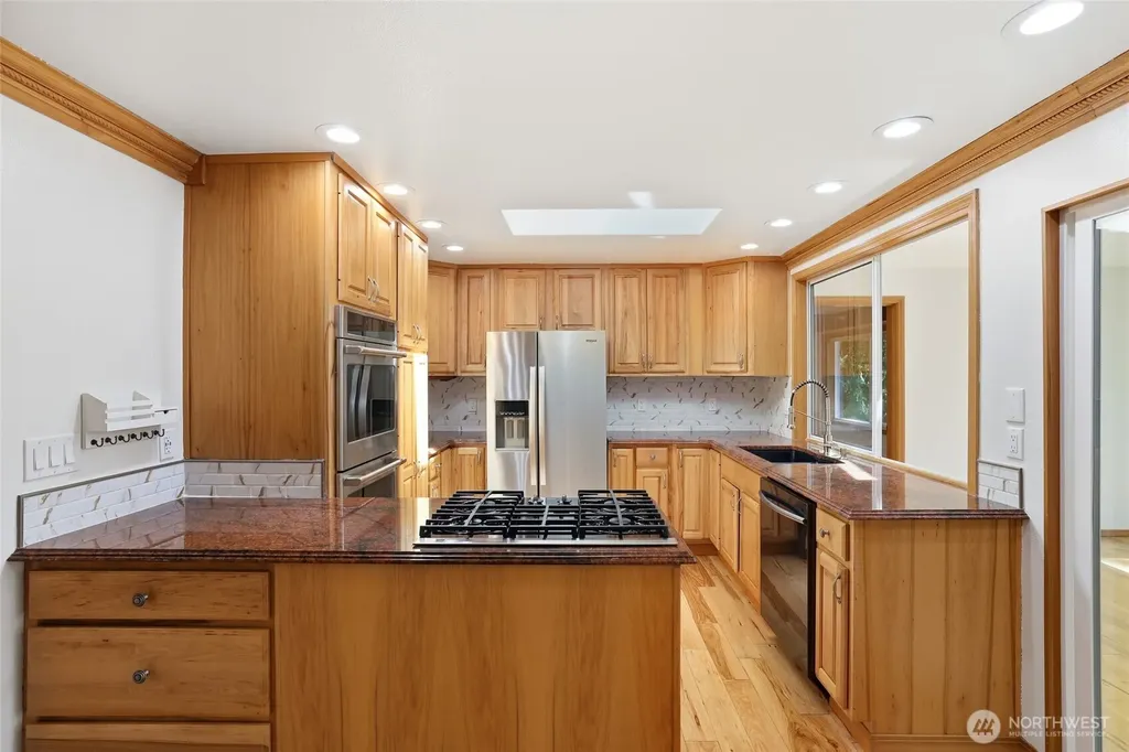 4820 W Tapps Drive E Lake Tapps WA 98391