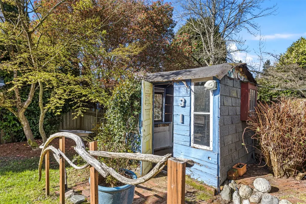 3813 NE 70th Street Seattle WA 98115